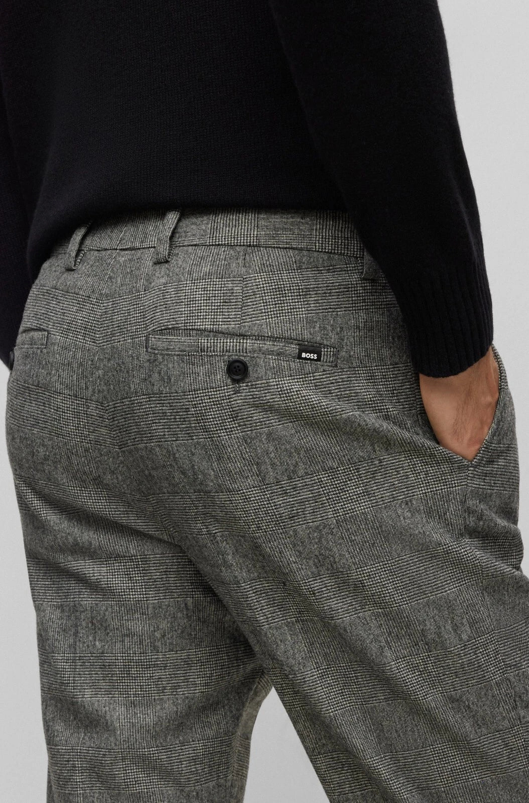 BOSS Relaxed Fit Pants in Performance Stretch Tech Flanell - Size 34R