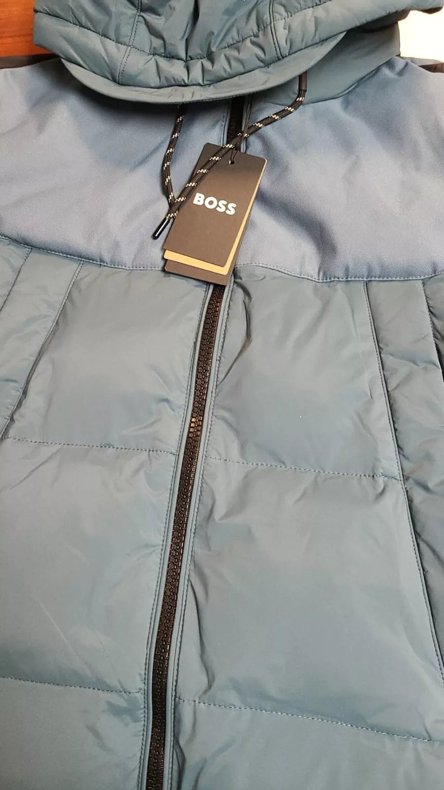 $595 - BOSS Corado Water Repellent Hooded Jacket Regular Fit in Teal - Size 38R