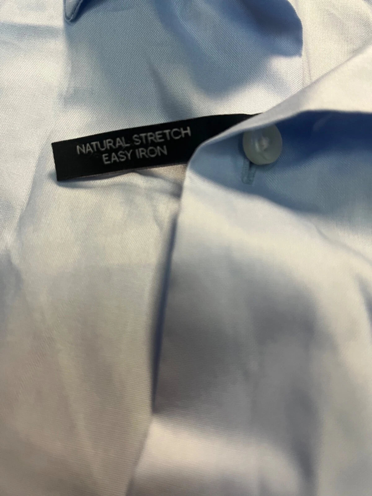 BOSS Hank Cotton Dress Shirt in Easy Iron Slim Fit Made in Italy  - 15.5 / 39