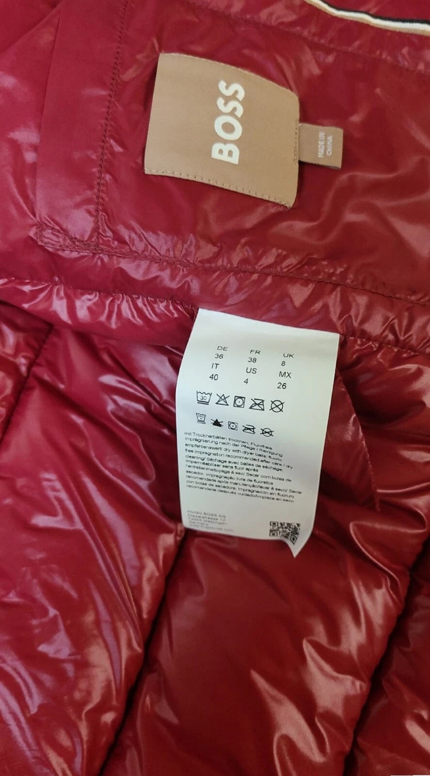 HUGO BOSS Padded Water Repellent Quilted Short Jacket in Red - Size 4 / 26