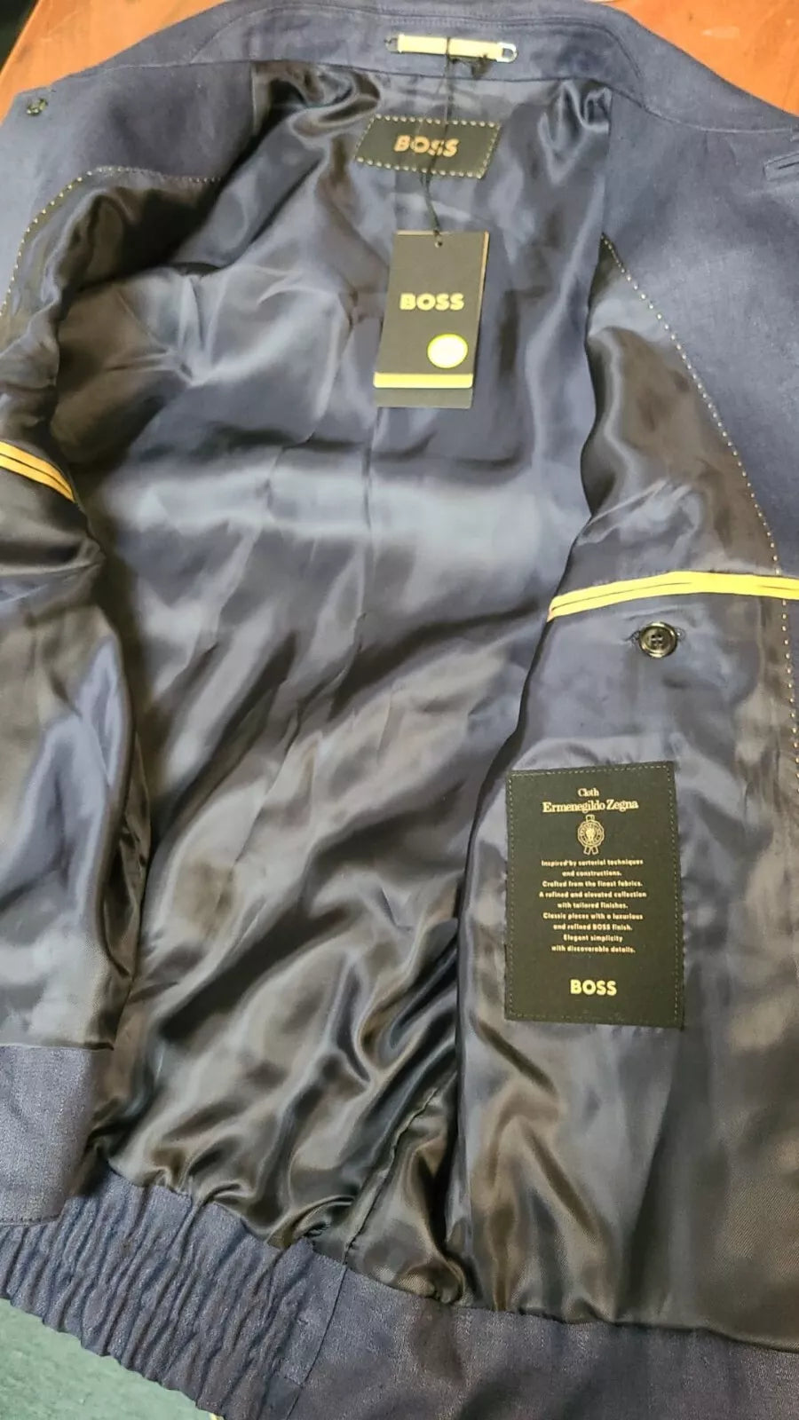 $1,395 - BOSS Slim Fit Luxury Jacket Coat in Pure Linen Zegna Fabric - Size 38R