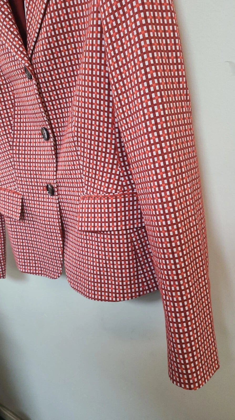 $850 - HUGO BOSS Women 2-Piece Suit with Pants in Red Houndstooth - Size 4 /26